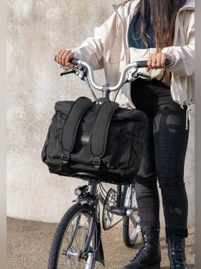 Brompton Metro Backpack M (14L) with Frame In Black For Front Luggage System